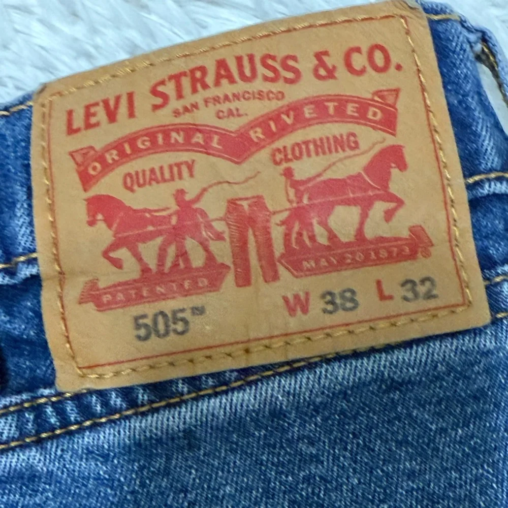 Levi's 505 Jeans Men’s Regular Fit Straight Leg Denim Blue size 38X32